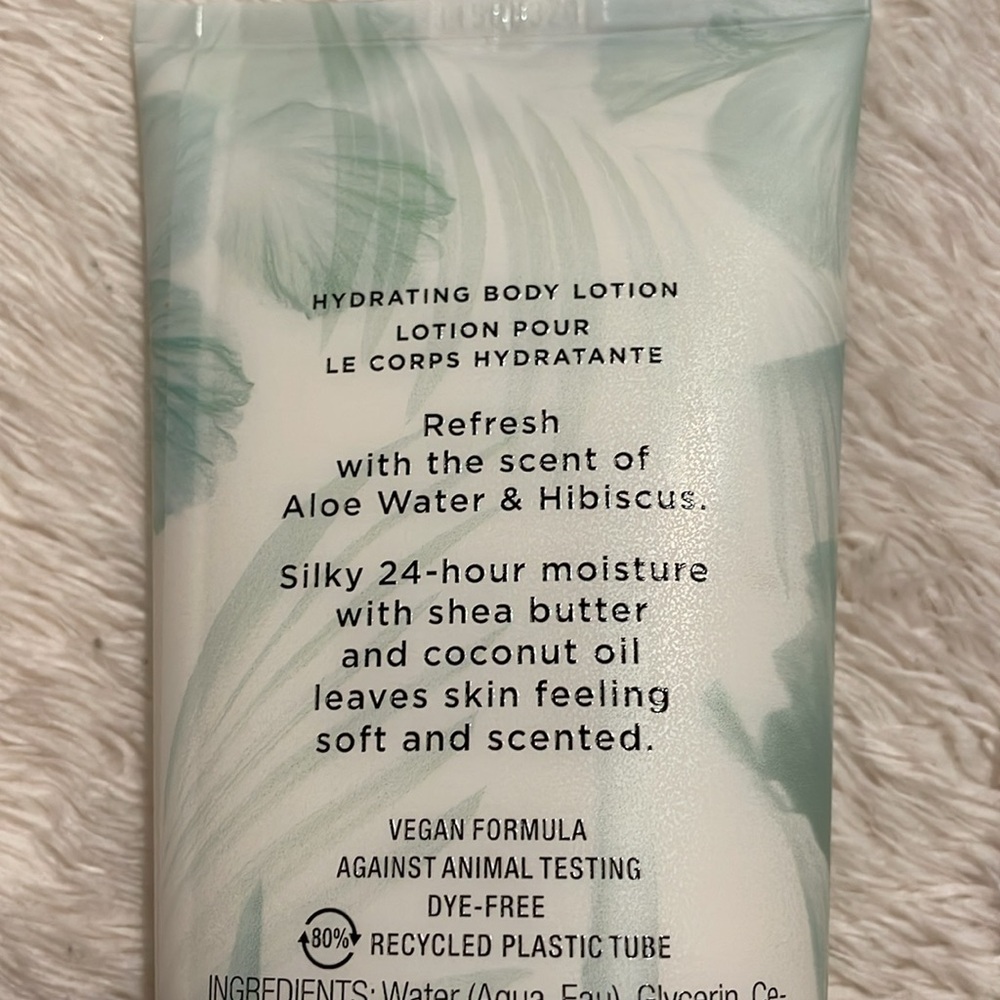 New! Victoria Secret Aloe Water and Hibiscus Body Lotion And Body Scrub Bundle - Picture 3 of 6